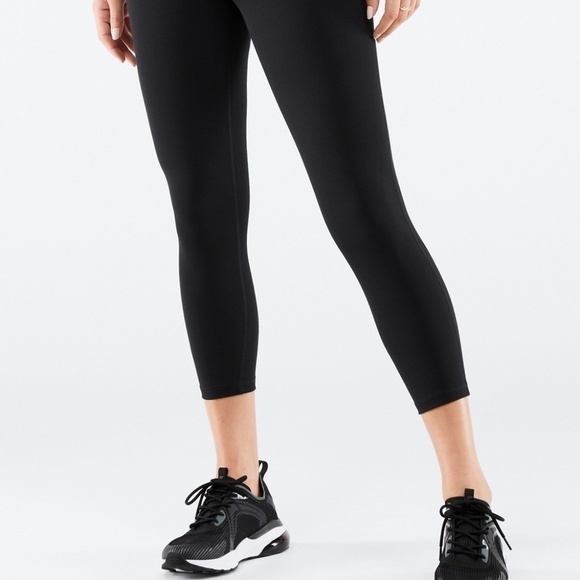 Fabletics Capri - Picture 2 of 7